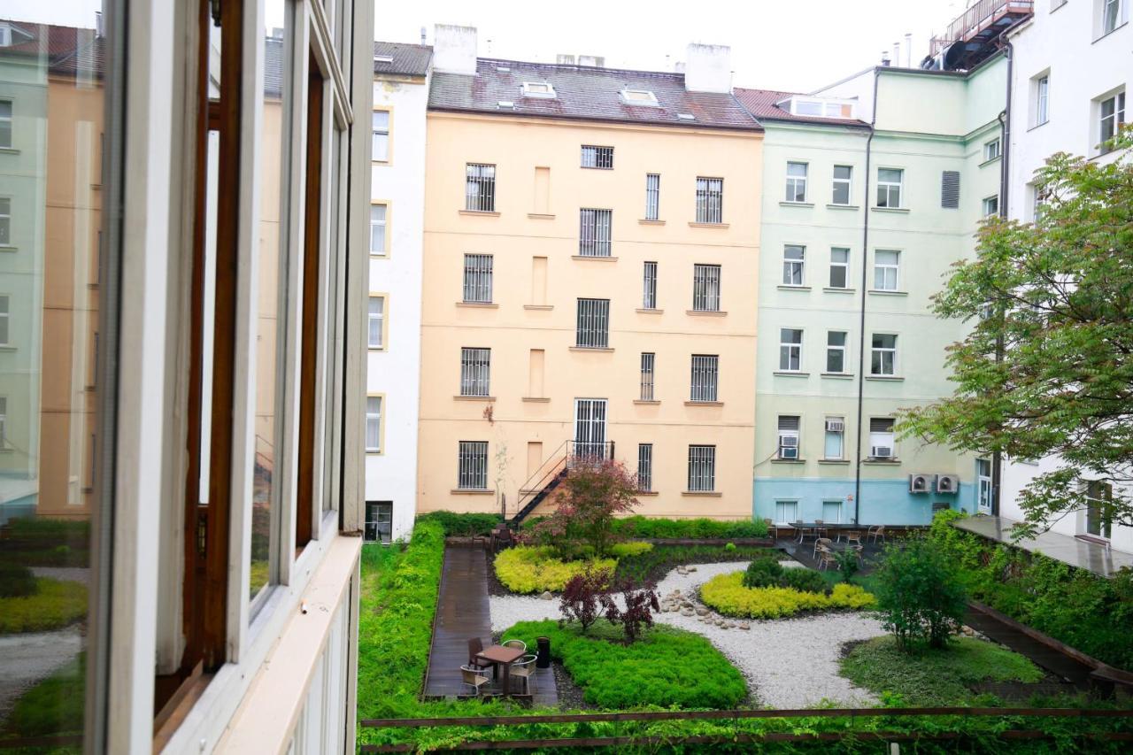 Legerova 9 **** Hotel Praga